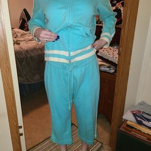 Capri pant track suit